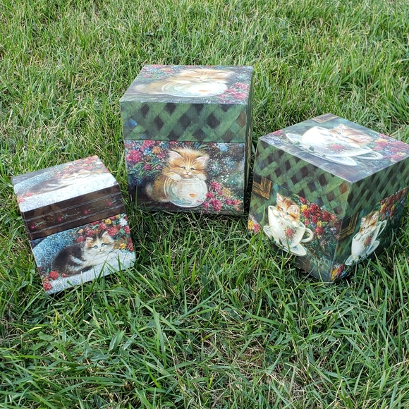 Stacking boxes - Picture 3 of 3